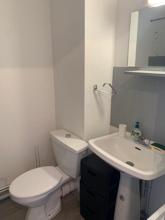Joli Studio Avec Garage Prive Lägenhet Tarbes Exteriör bild